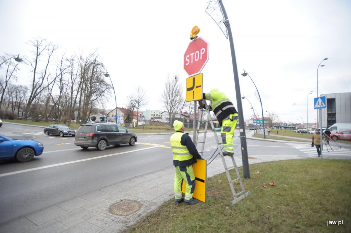 Nowa organizacja ruchu na skrzyżowaniu przy Galenie