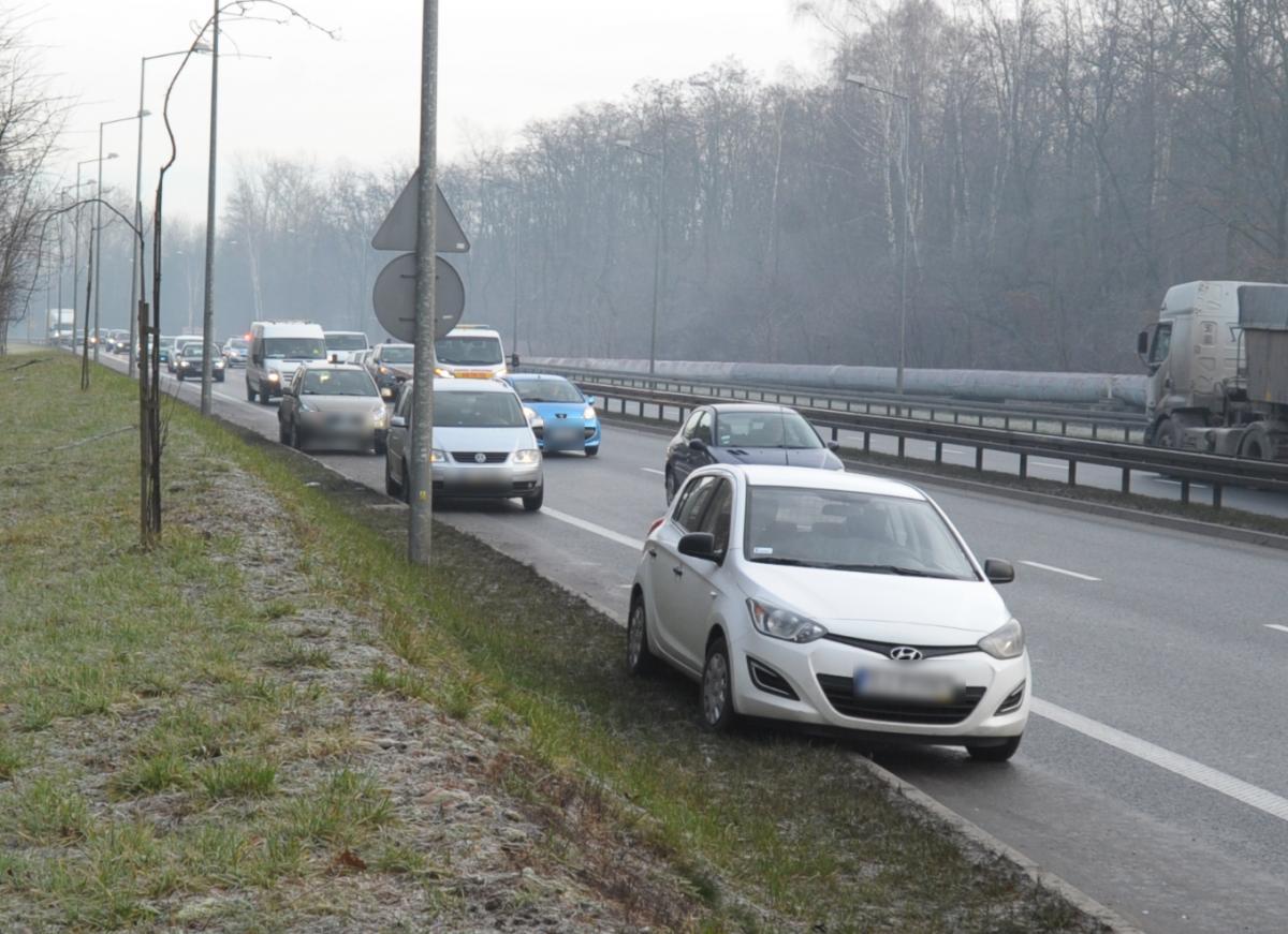 Kolizje na ul. Wojska Polskiego. Zabrakło rozwagi.
