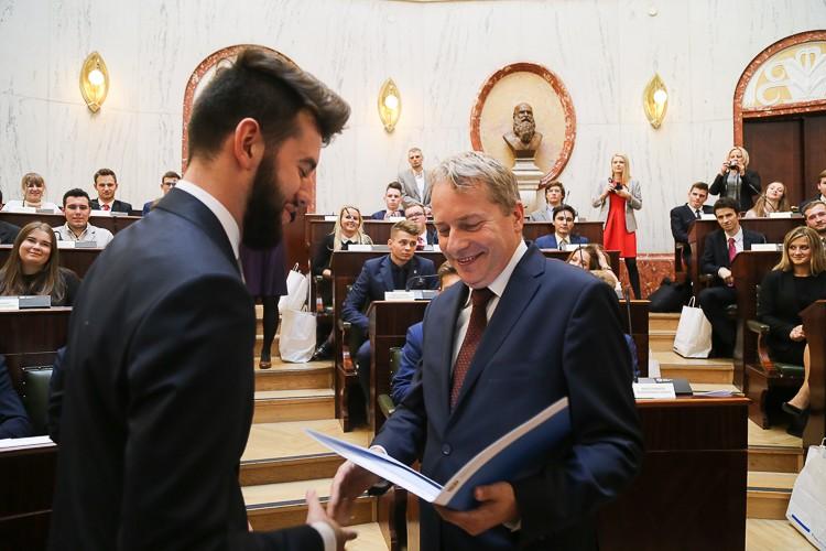 Patryk Dziuban w Młodzieżowym Sejmiku Województwa Śląskiego
