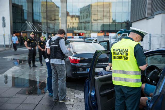 Posypały się mandaty  - w Jaworznie kontrole kas fiskalnych na drogach, w pubach i nocnych lokalach