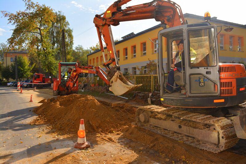 Nie tylko nowa kanalizacja. W wielu ulicach trwa wymiana wodociągów