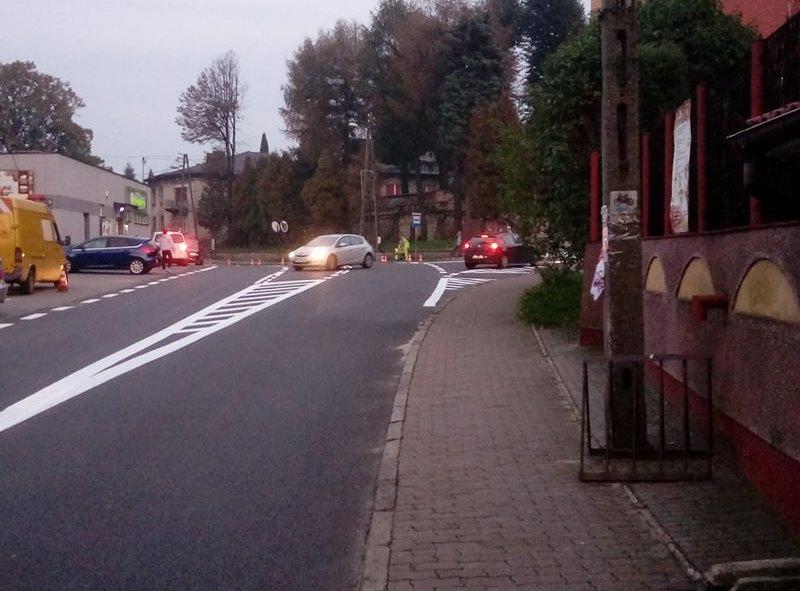 Jak skręcić na parking?