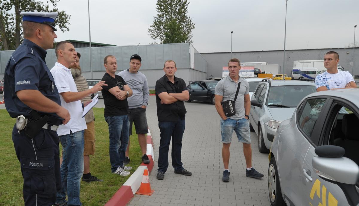Wyścig na płycie poślizgowej z Cargo