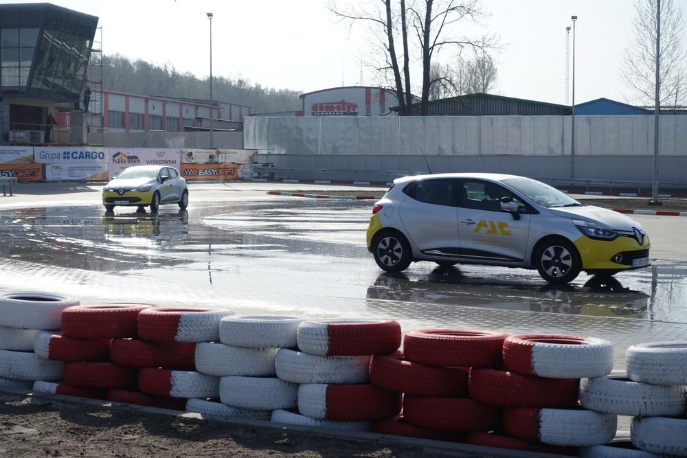 Wyścig na płycie poślizgowej Cargo