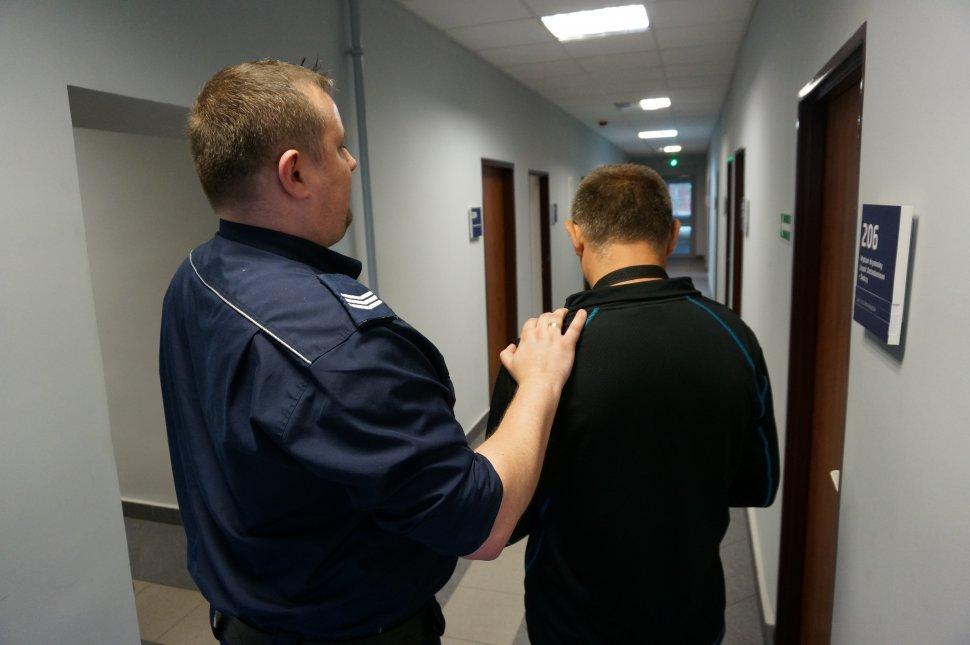 Zatrzymany za posiadanie marihuany oraz wyrobów bez akcyzy