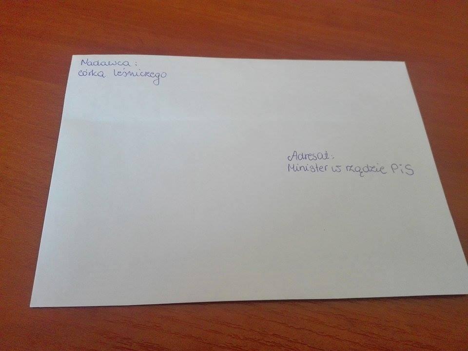 Biała koperta – symbol polityki kadrowej PiS