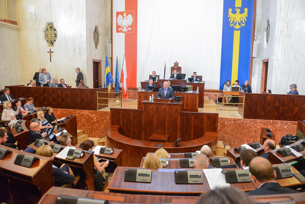 Absolutorium dla Zarządu Województwa