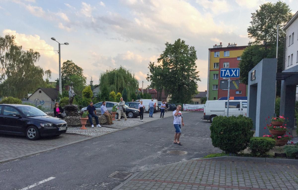 Groził, że zniszczy dwa hotele