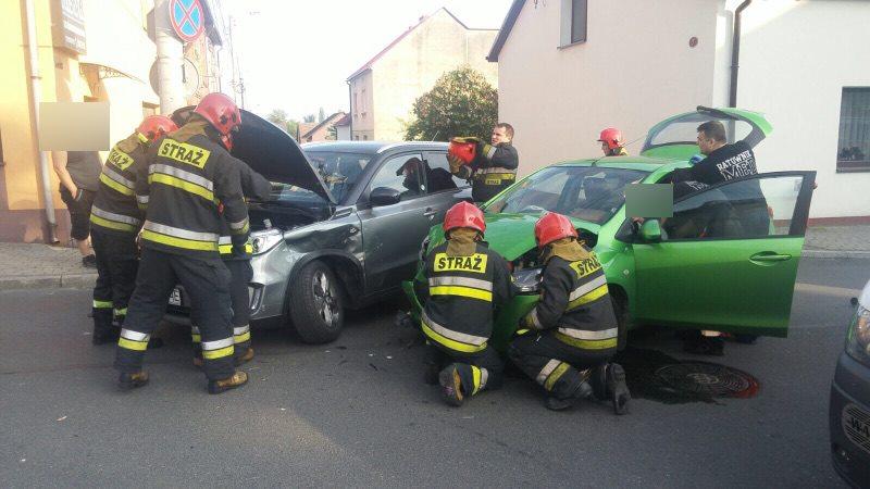 Wypadek na Waryńskiego. Jedna osoba w szpitalu