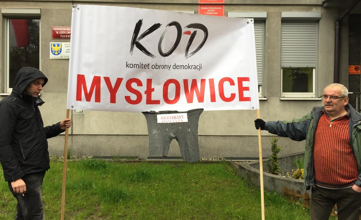 Minister Zalewska w Mysłowicach. KOD protestuje
