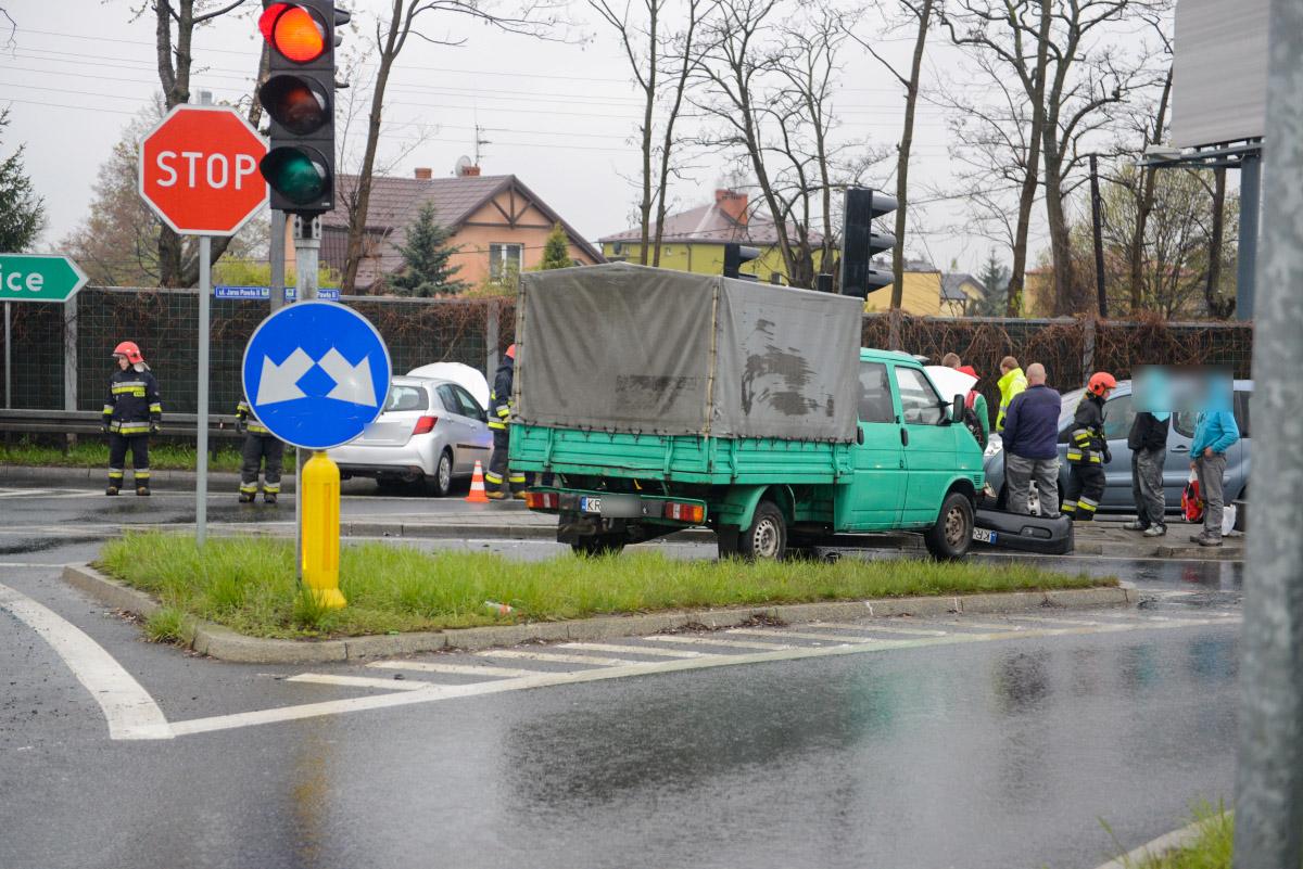 Kolizja na Obwodnicy. Kto miał zielone światło?