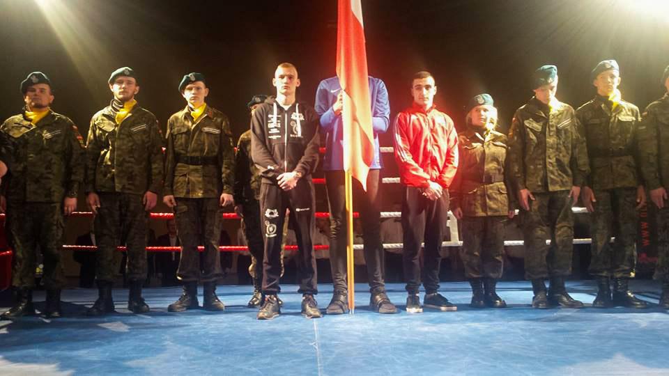 Mistrzostwa Polski Juniorów w Boksie. Białas zaczął od wygranej