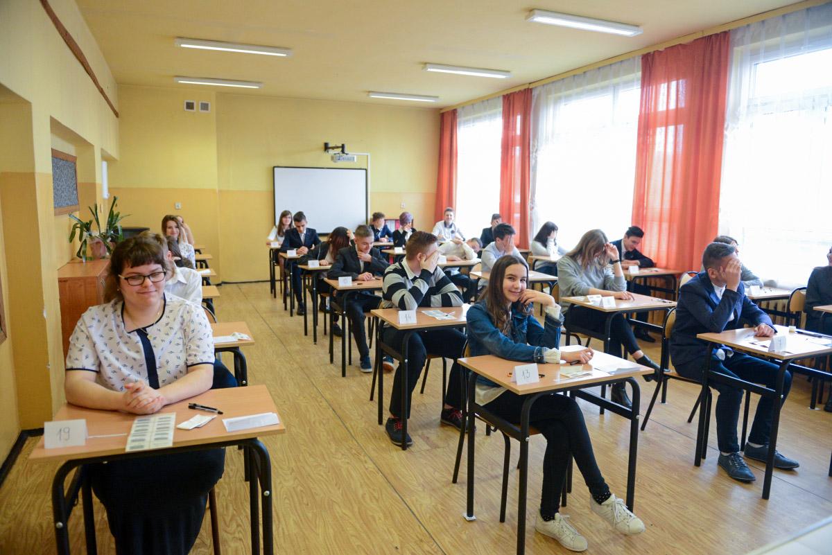 Egzamin gimnazjalny w Jaworznie – dziś historia i WOS oraz język polski
