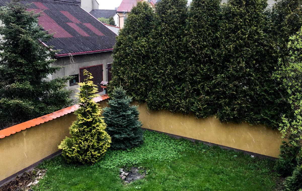 18 kwietnia, a w Jaworznie pada śnieg