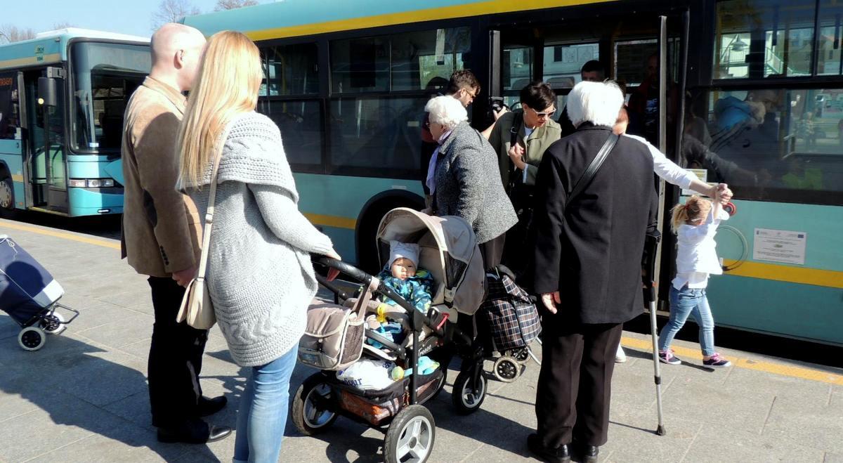 Bezpieczna podróż z dzieckiem w autobusach