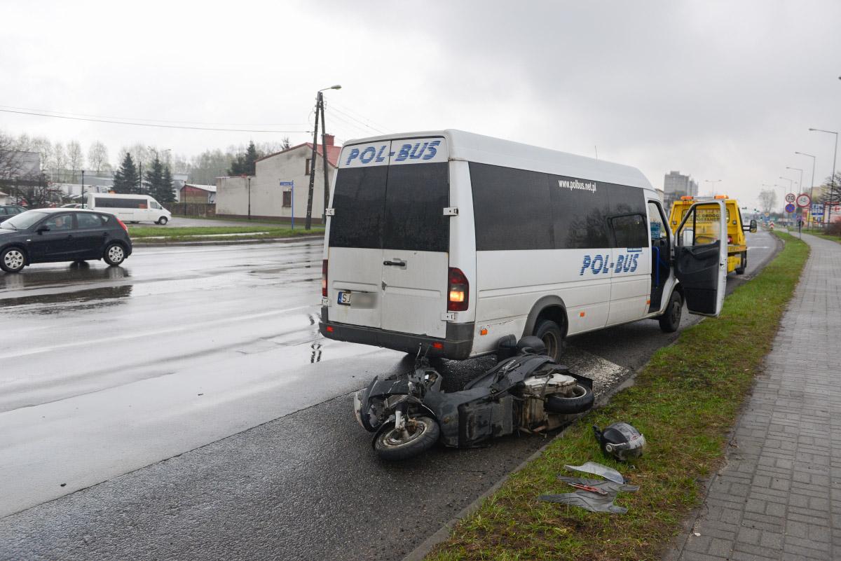 Skuter wjechał w busa