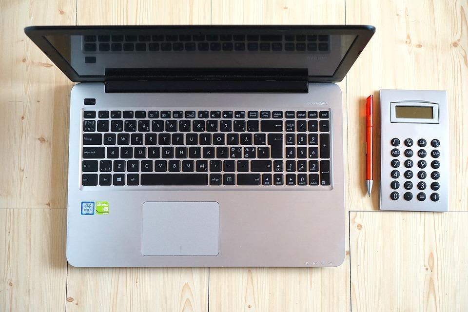 Jak ubezpieczyć dom z internetowym kalkulatorem?