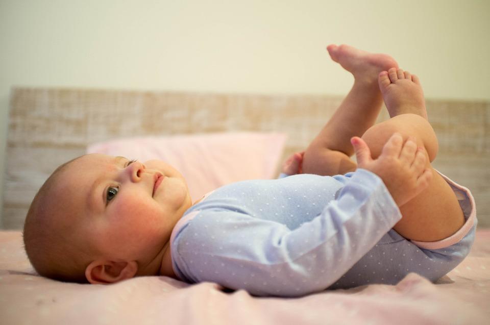 Na co należy zwracać największą uwagę, jeśli mowa o zakupie body niemowlęcego?