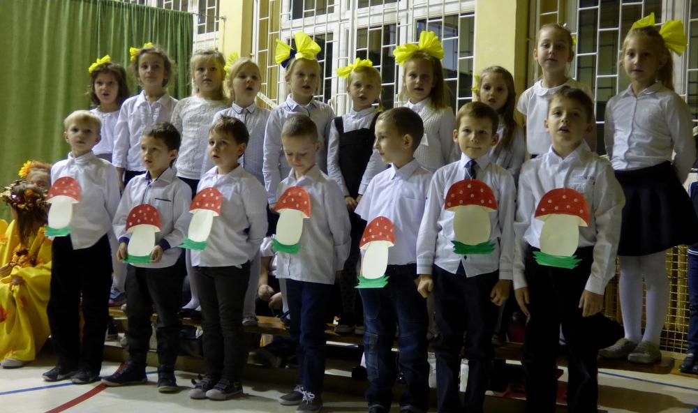 Koncert w SP 18 - pożegnanie jesieni
