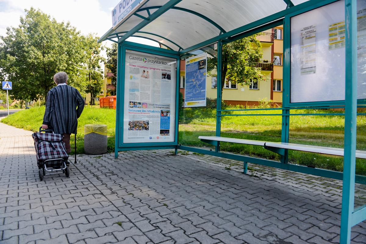 Rozbita szyba wkrótce będzie wstawiona