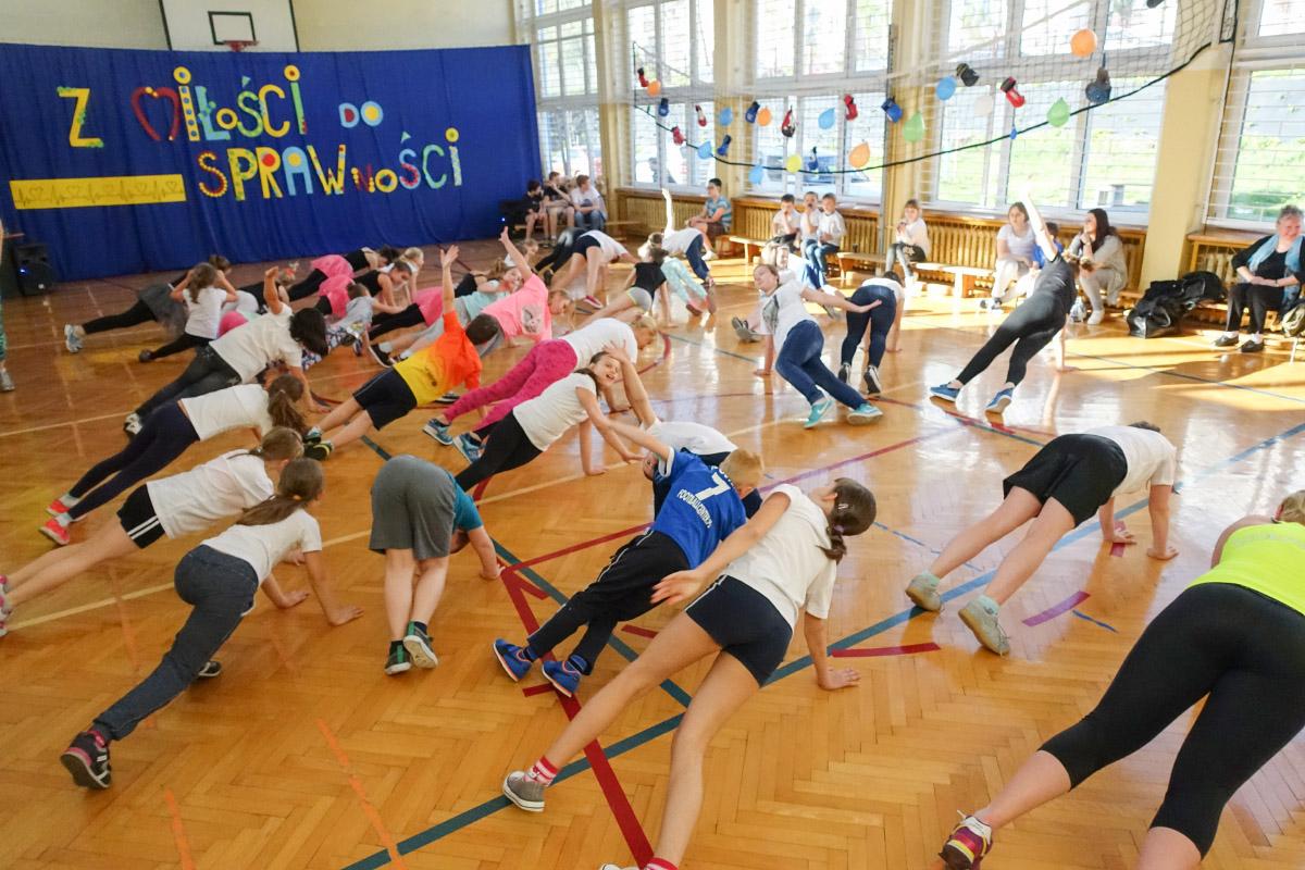Sukces SP16 w Jaworznie - „Megaminki – witaminki” jedzą zdrowo