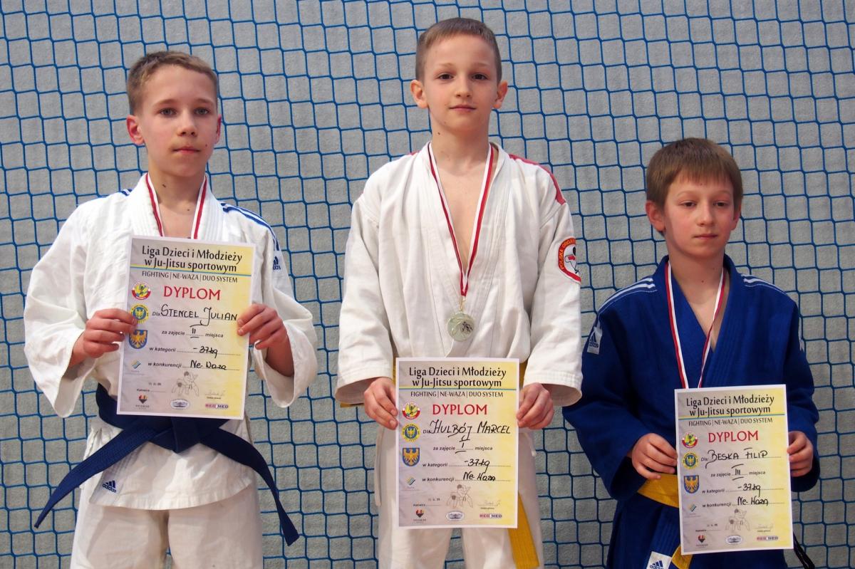 15 medali zawodników GUJA JIUJUTSU