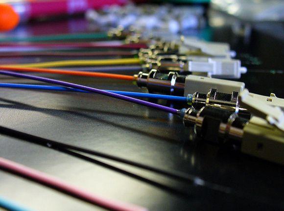 Urządzenia elektroniczne – co powinieneś wiedzieć o systemach znakowania?