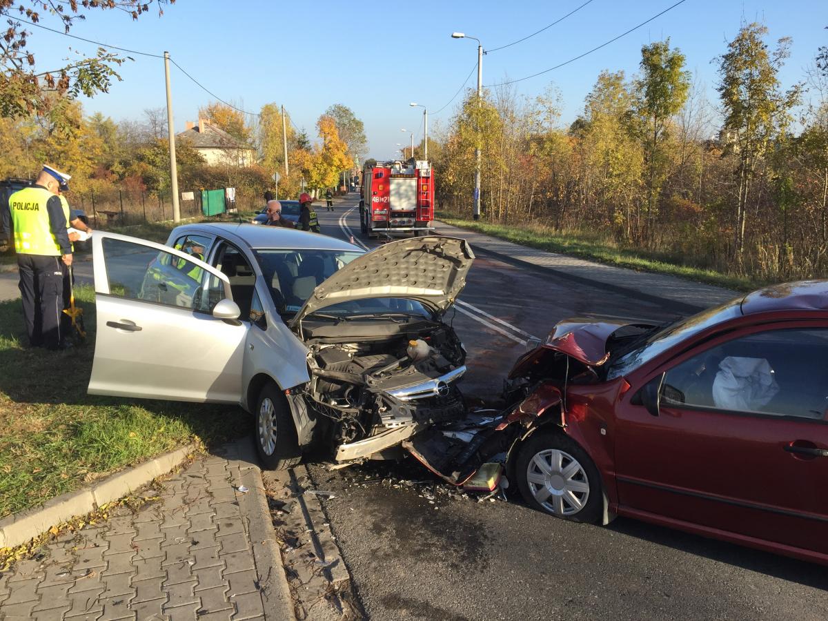 Wypadek na ul. Jaworznickiej. Sześć osób w szpitalu
