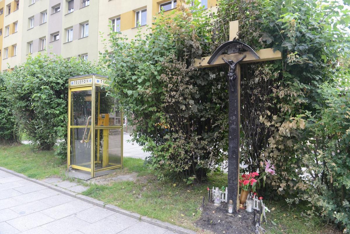 Ktoś podpalił krzyż w centrum?
