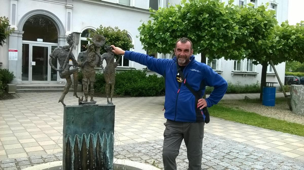 Z każdym krokiem Wojtek Kurzeja zbliża się do celu swojej podróży