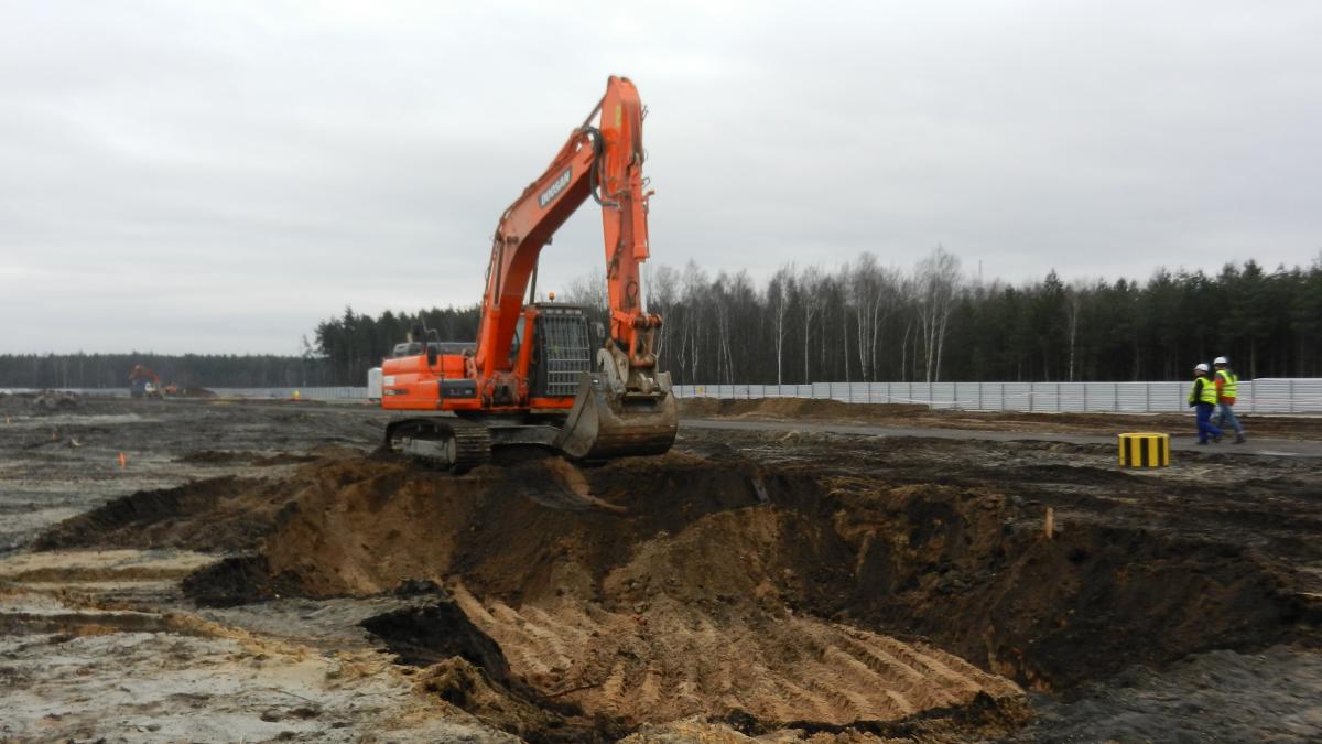 Wykopy pod fundamenty bloku 910 MW rozpoczęte