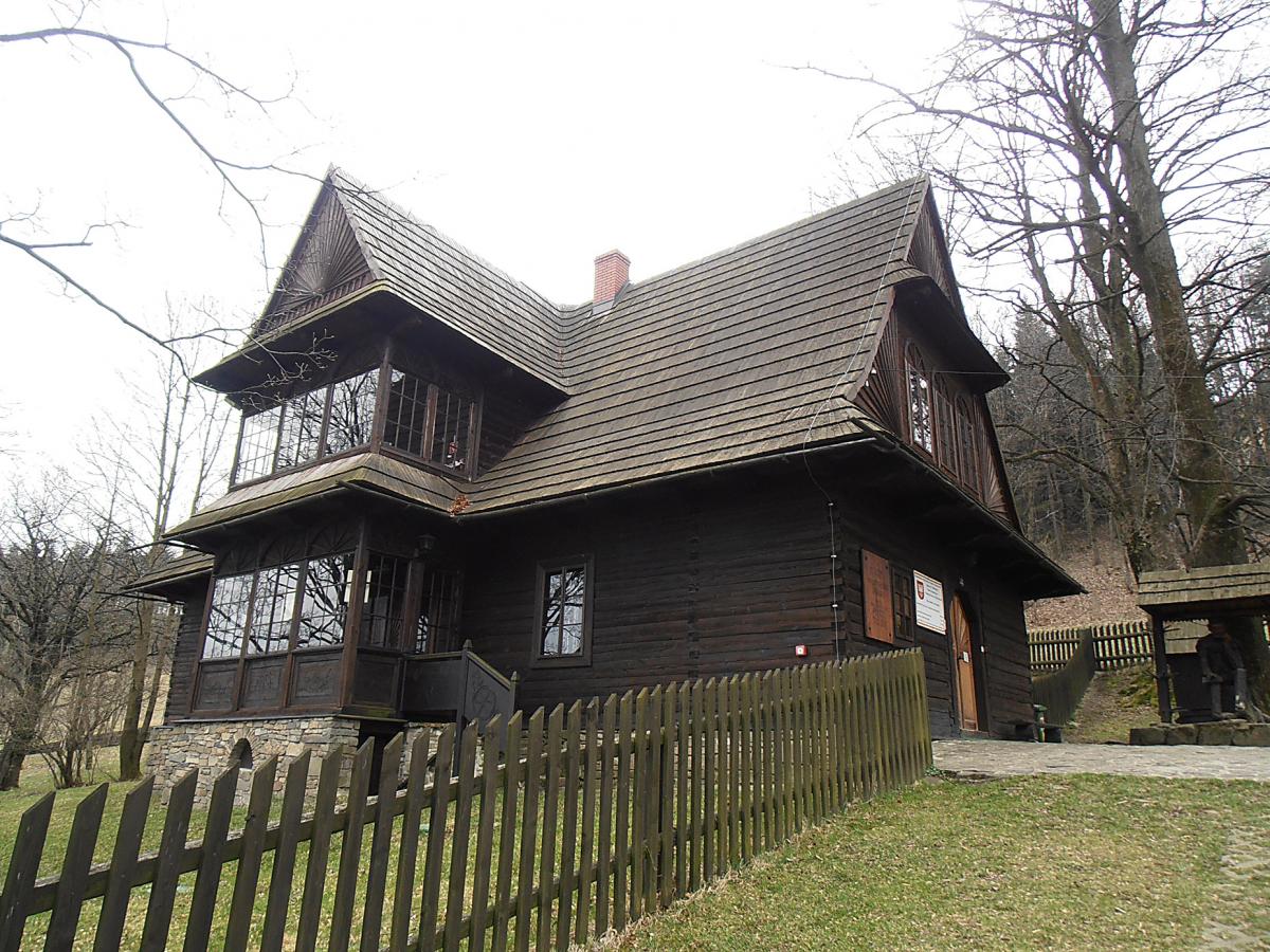 Cykl rajdów z PTTK „Szlakiem Architektury Drewnianej’2014” (cz. 1)
