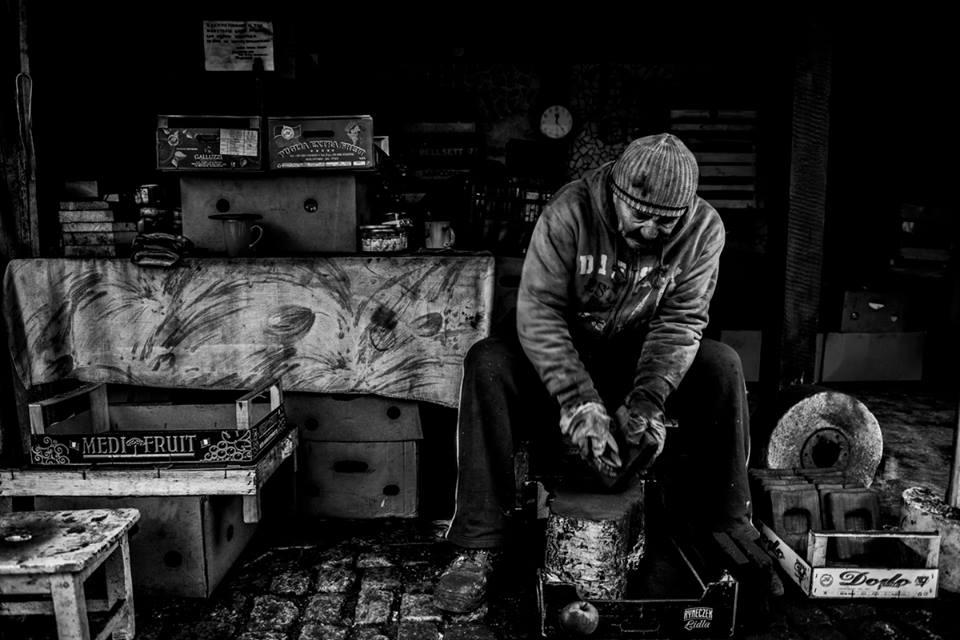 Zobacz jak powstają ikonki w Betlejem - fotoreportaż