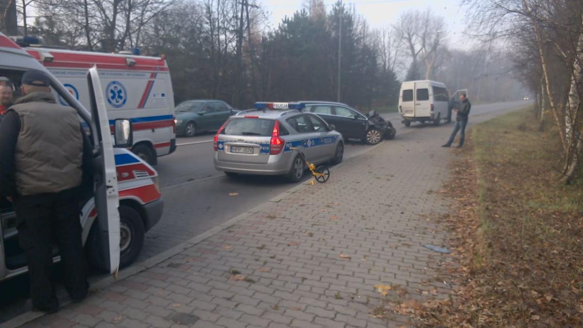 Wypadek na Katowickiej. Sześć osób trafiło do szpitala