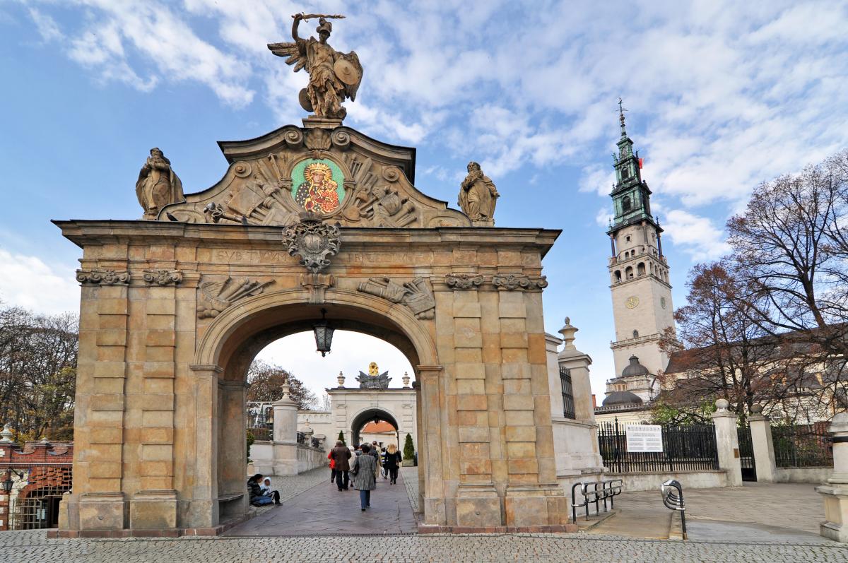 Czy pielgrzymki do Częstochowy wpływają na rynek pracy?