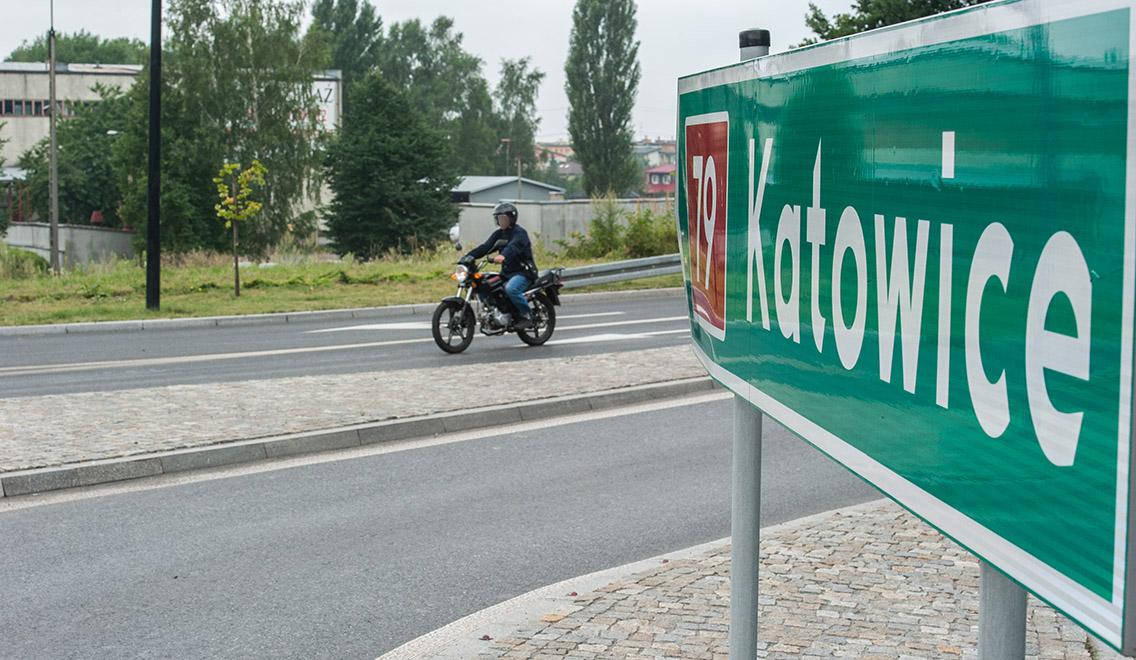 Kierowca w ciężkim stanie walczy o życie