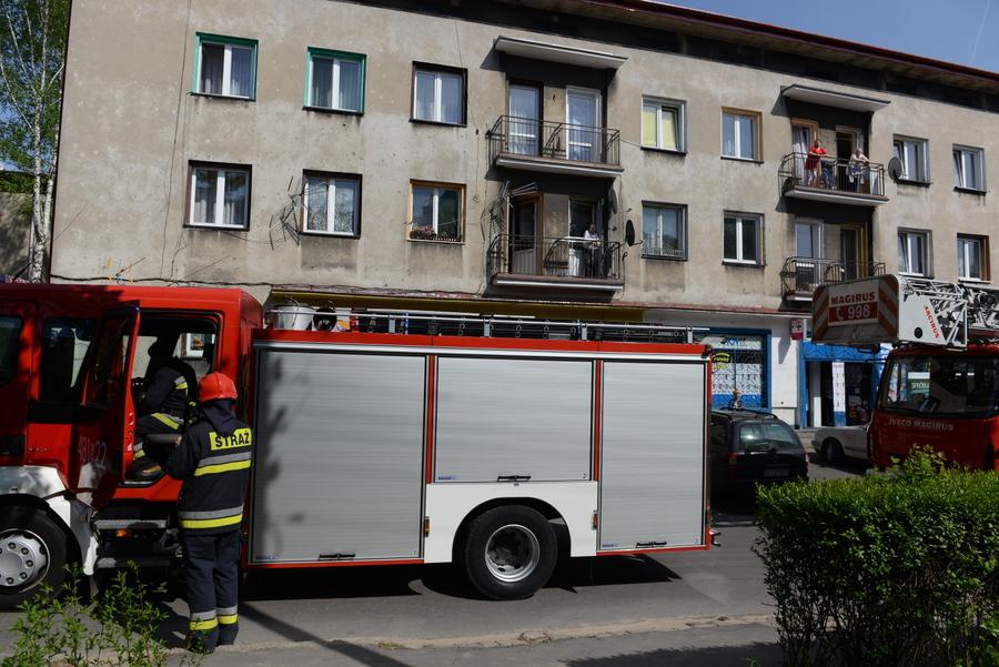Miał prawie 2 promile, przypalił jedzenie. Straż interweniowała