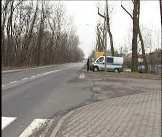 Uzbrojeni policjanci na rogatkach