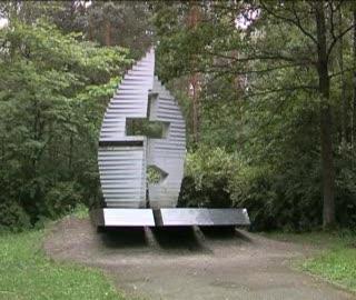 Zaniedbany pomnik na Podłężu