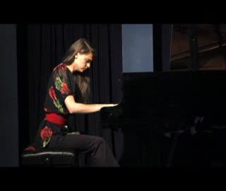 Dominika Peszko na fortepianie