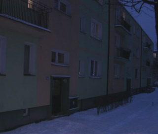 Dzieci wyskoczyły z balkonu