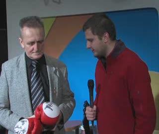 Aukcja WOŚP: Rękawice bokserskie z autografami