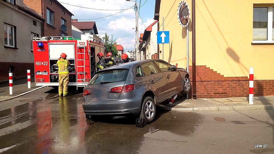 Kolizja na skrzyżowaniu ul. Wandy i Żółkiewskiego