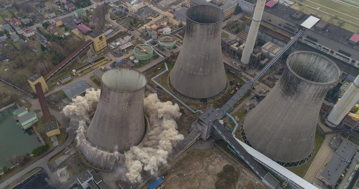 Wysadzili chłodnie kominową na Elektrowni Łagisza