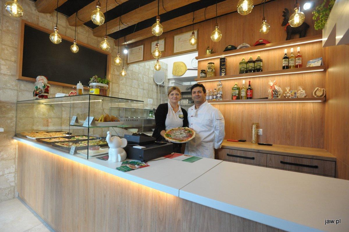 Włoska pizza na rynku w Jaworznie