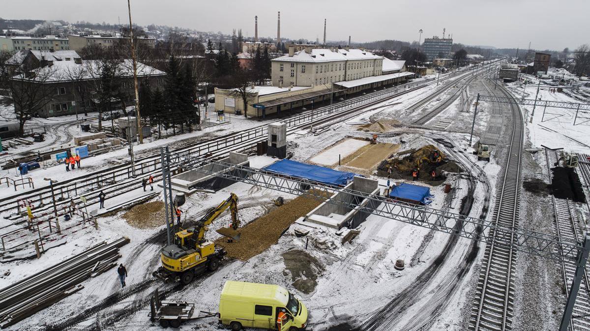 Jaworzno Szczakowa w połowie remontu peronów