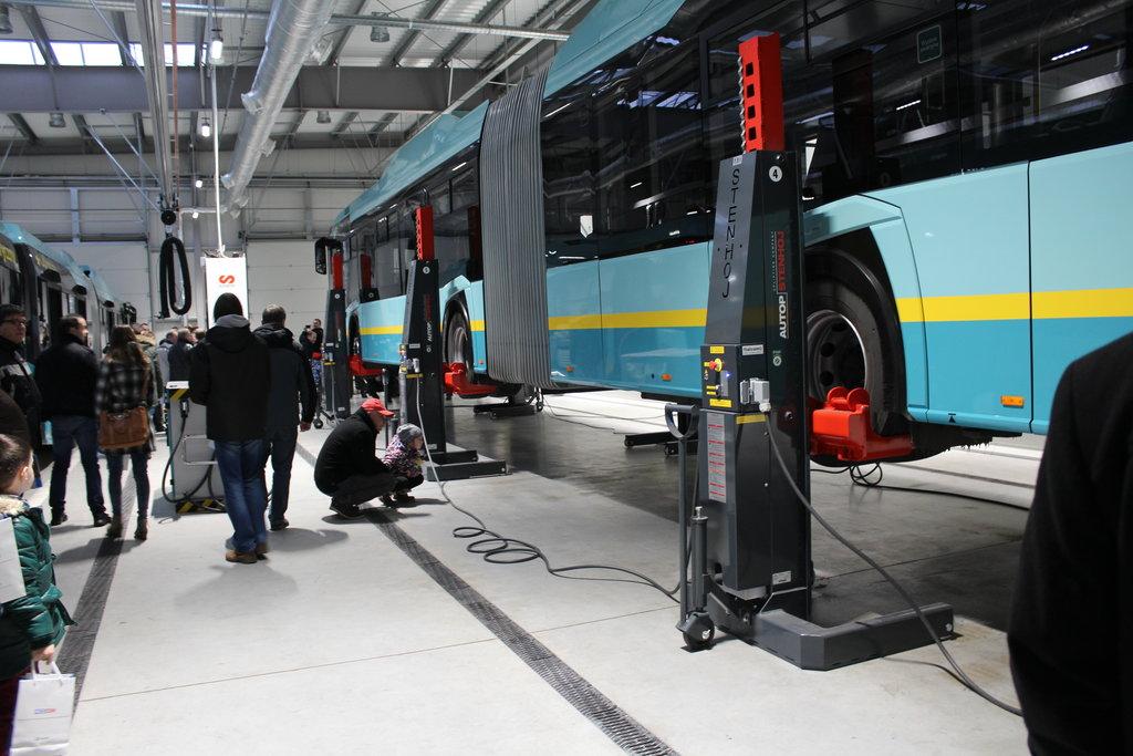 Jaworznianie za sterami elektrycznej floty