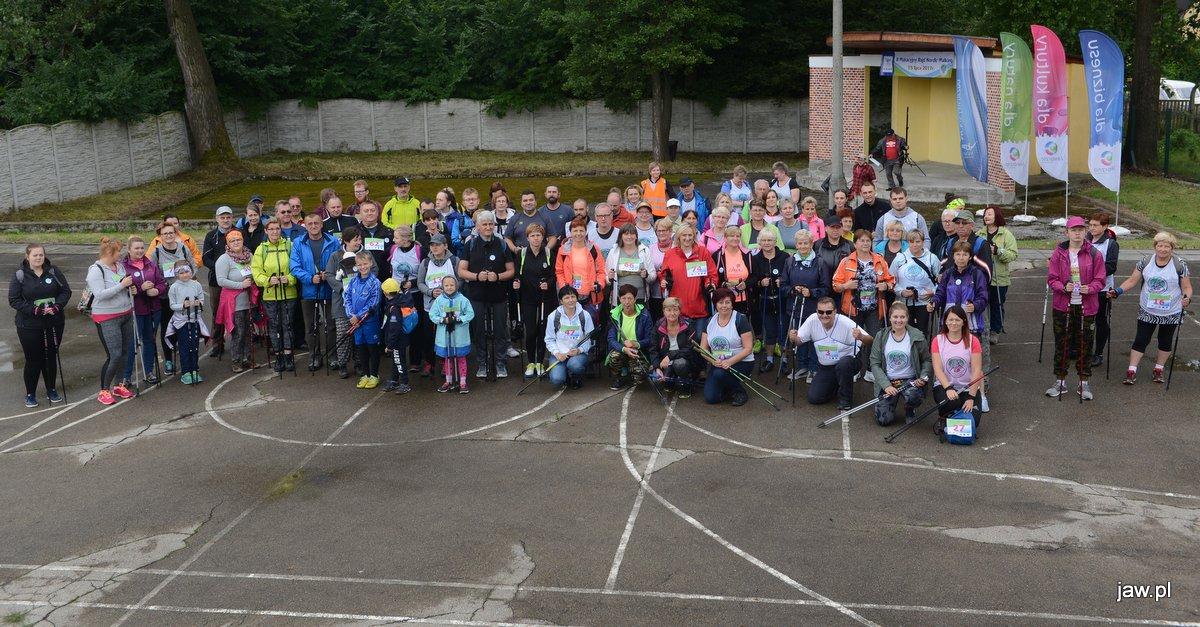 Byczyński rajd nordic walking - wystartowali, aby pomagać