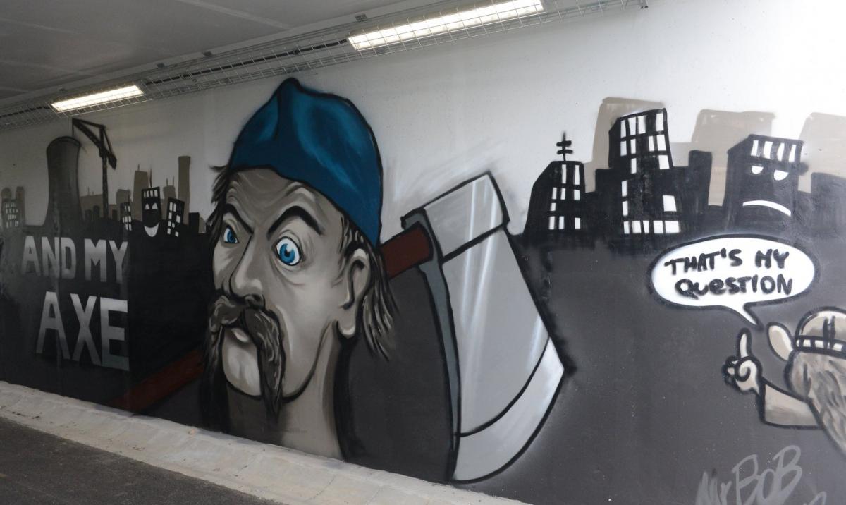 Drwal, chłodnia kominowa i dzik - mamy nowy mural