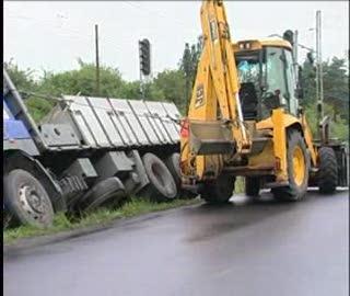 Wylądował w rowie